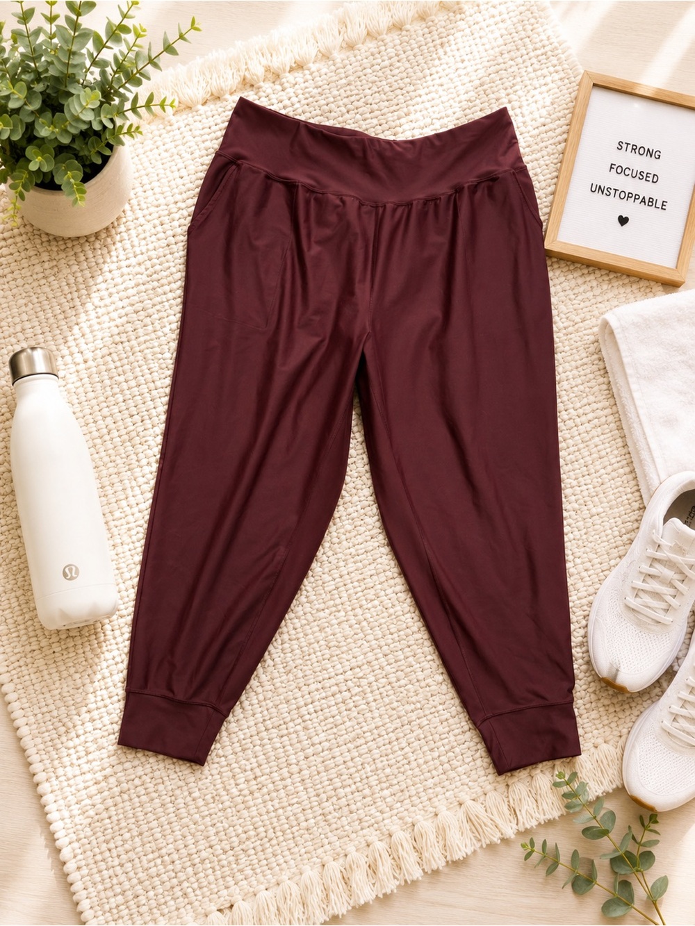 Women's old navy Powersoft Maroon Relaxed Fit Jogger Pants